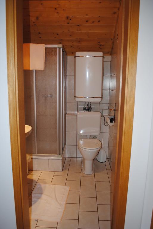 Gaestehaus Lindermuth Presseggersee Room photo